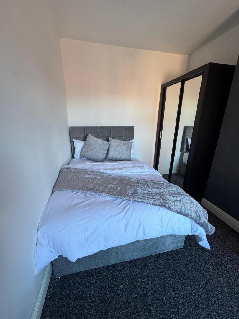 Modern Cozy 2 * Manchester