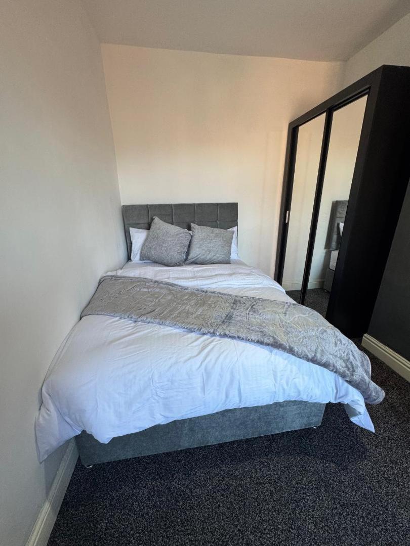 Modern Cozy 2 * Manchester